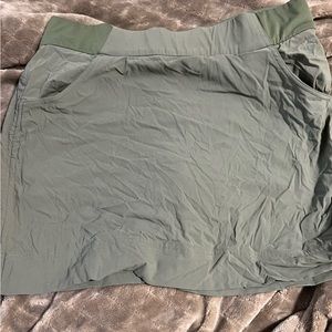Green Columbia Skort size Large